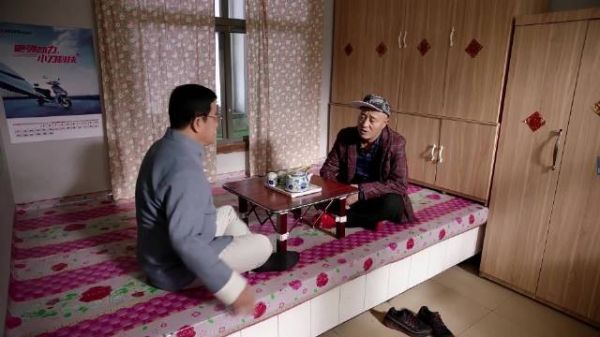 黄世友为了给谢大脚治病,学习赵四口头禅……