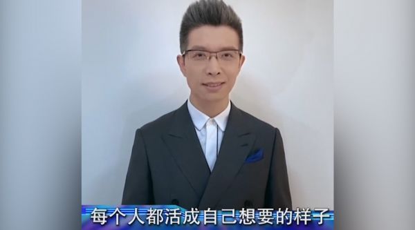 朱广权段子版新春祝福，大曝光康辉戒了果子，小撒家添了筷子
