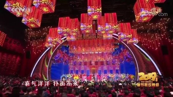 啊啊啊啊 迪丽热巴 周冬雨 张艺兴!什么神仙配置!养眼!