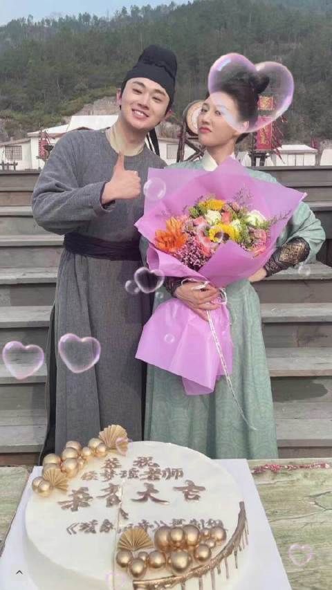 恭喜侯梦瑶梦瑶姐主演的瑶象传奇今天彻底杀青了!
