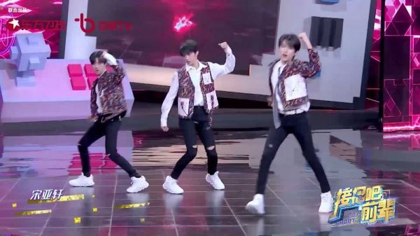 @时代少年团-贺峻霖 合作演绎《盖世英雄》……