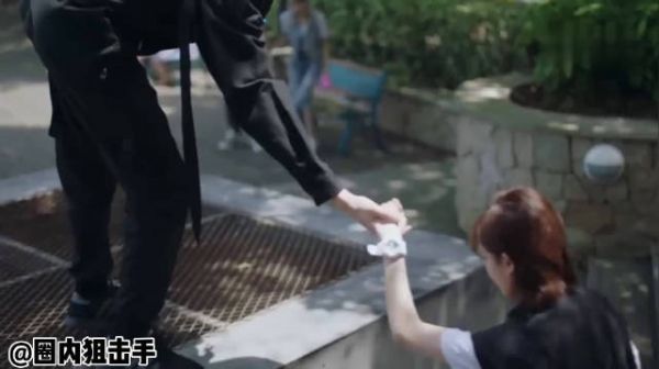 这奶茶里是有洗衣粉吗??