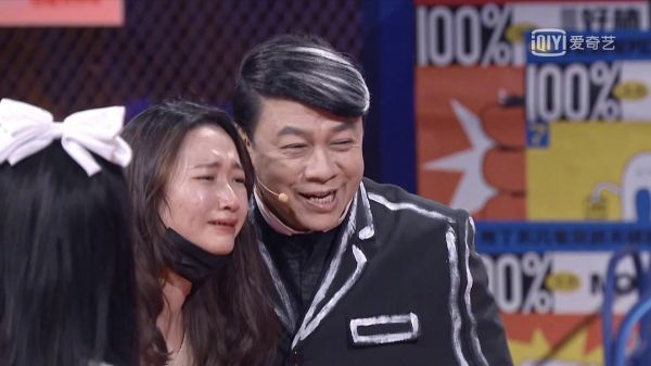 本人追星实录：一边哭一边笑，一边还要跟偶像合照