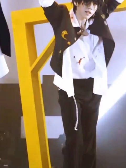 贺峻霖的春晚云派对接力祝福确实最实用……