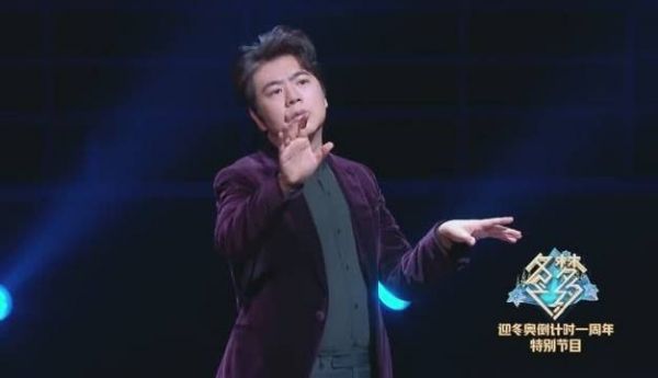 灯光舞美已就位……