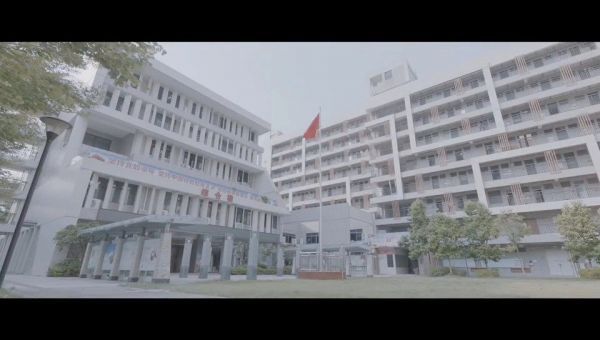 如果有一部影片青春充满活力，那我希望是讲啦啦队的故事……