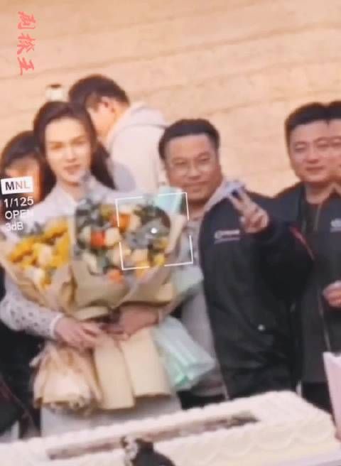 由冯绍峰 彭小苒 朱正廷主演的电视剧《九州朱颜记》今日杀青了！