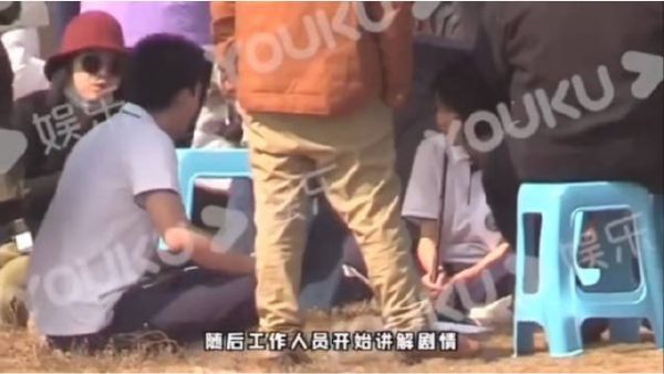 吴磊张子枫校服路透来了,太有青春活力了吧,居然还有一点好磕……