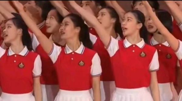 朱一龙现身央视春晚第四次联排……