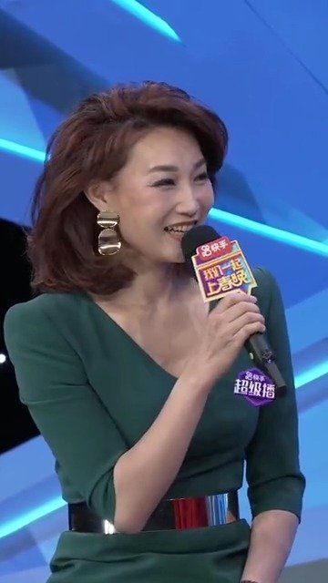 张艺兴曾连续4年登上春晚舞台,在谈及春晚记忆时……