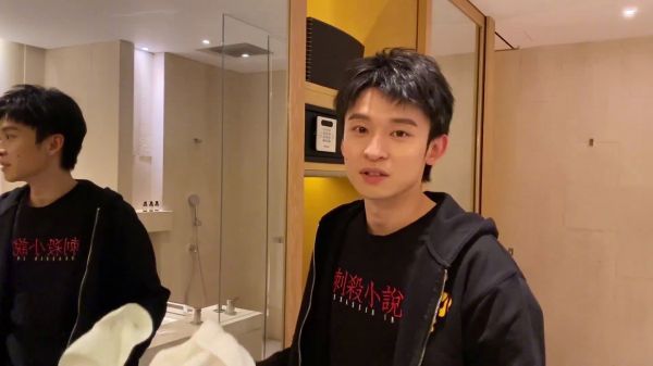 《刺杀小说家》近日的聚会上……