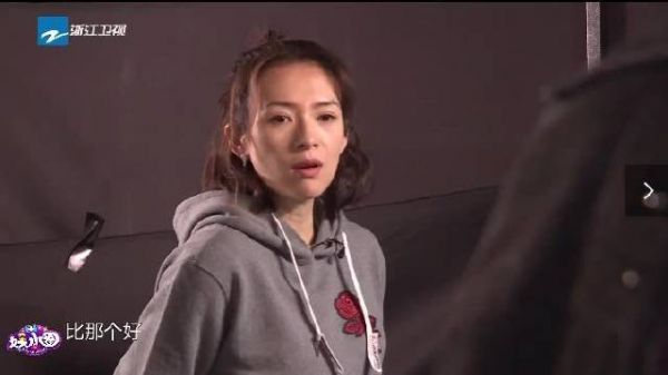 笑死惹，刘耀文严浩翔面对章子怡前辈好像小学生见了班主任