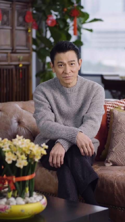 天王不愧是天王，在如此跑调的现场还能把自己歌的调找到……