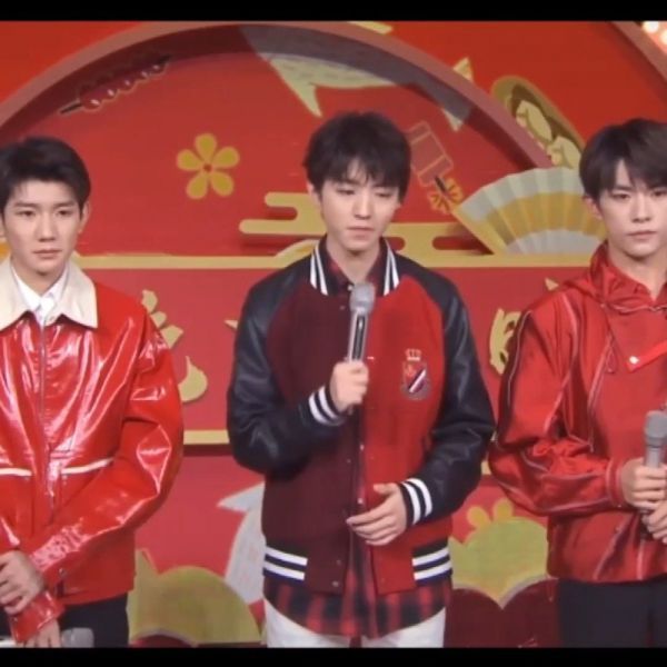 当然是tfboys了！最美不过三人同框啊，好期待下一次的合体