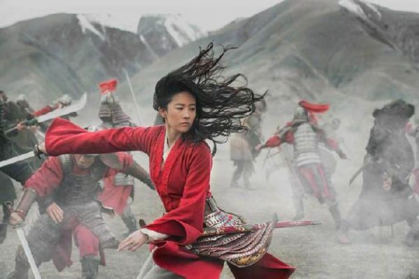 《花木兰》提名最佳服装设计、最佳视觉效guo