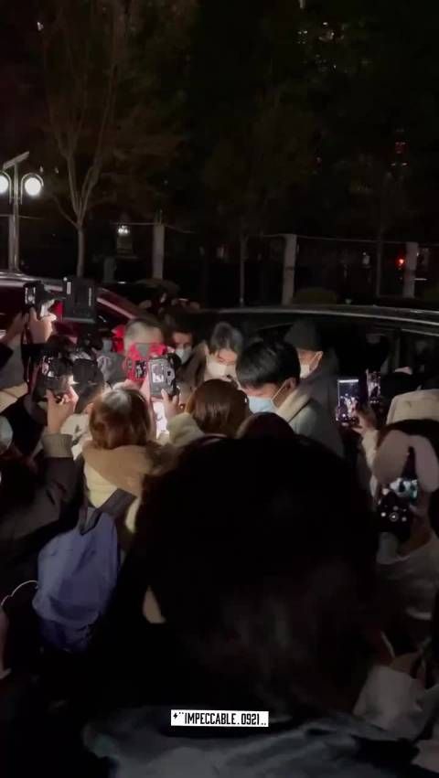 王俊凯央视春晚最后一次大联排上班……