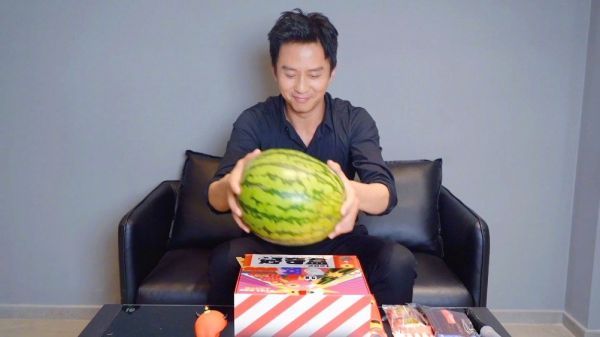 新年新气象，超哥宠粉新花样，保真保熟的大西瓜送给粉丝……