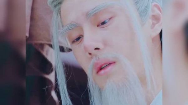《有翡》第22集 谢允假扮千岁忧，为了阿翡不顾一切的样子太帅了