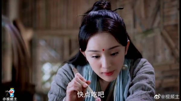 《三生三世十里桃花》路边遇见受伤的小黑蛇不要怕……