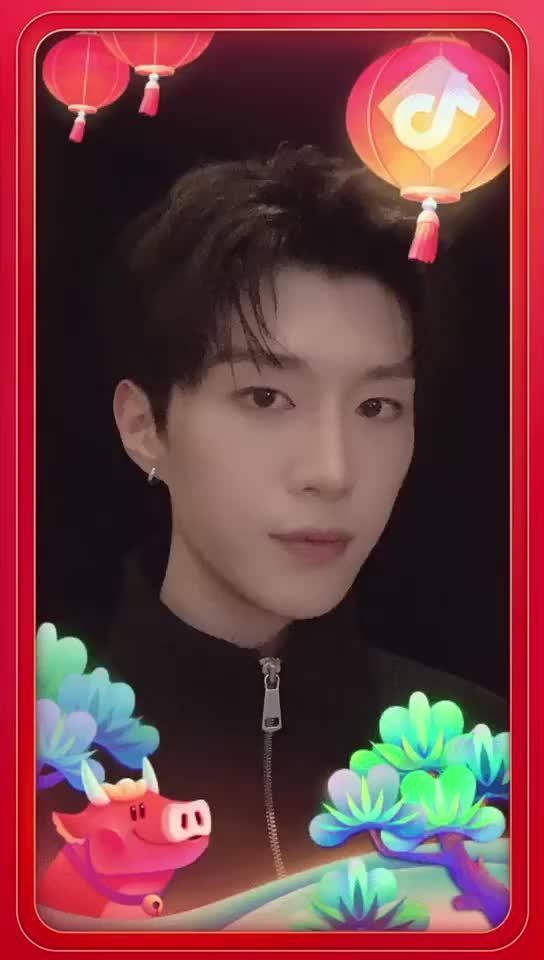 福西西的拜年视频来了……