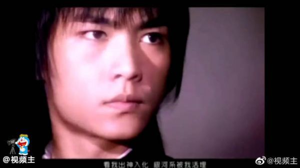 一首歌一段故事，带你重回被台偶支配的童年……