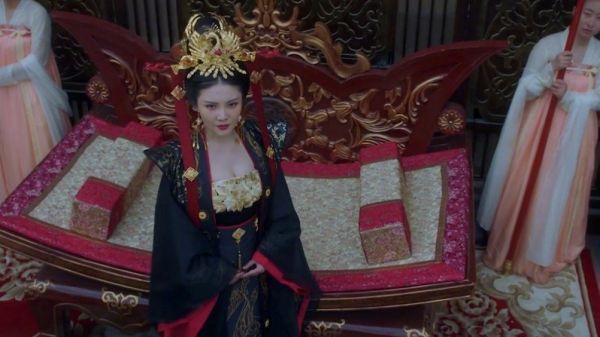 特效很用心剧情很刺激看完我已经脑补出了一大篇女尊文狄仁杰之深……