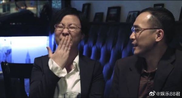 夫妻外出就餐偶遇出轨对象,场面一度十分尴尬