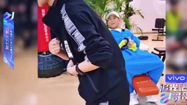 李汶翰《追光吧哥哥》后台日记 李汶翰《追光吧哥哥》