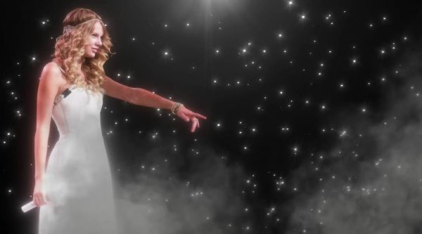 霉霉Taylor Swift新版《Love Story》MV
