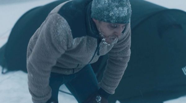 《红点杀机》 夫妻野外扎营游玩，只是一夜未归……