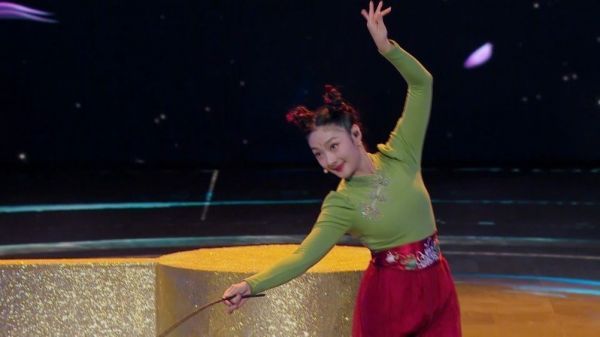 “梦醒正好三月三，花开了又落年复年”……