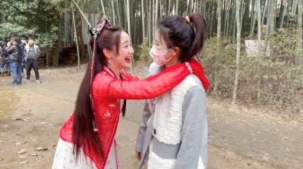 白鹿你好会撩妹