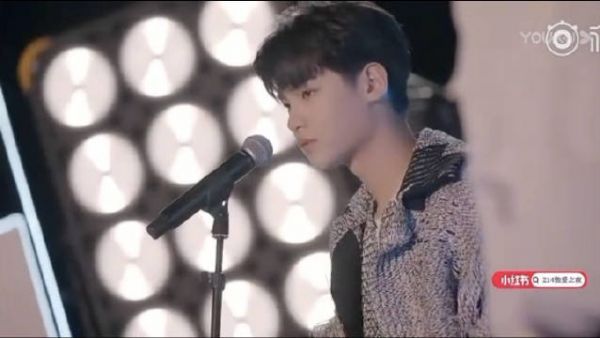 黄明昊《Angel Love》 舞台 唱情歌的温柔小贾……