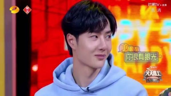 李行亮女儿一直盯着王一博眼睛都没动过……