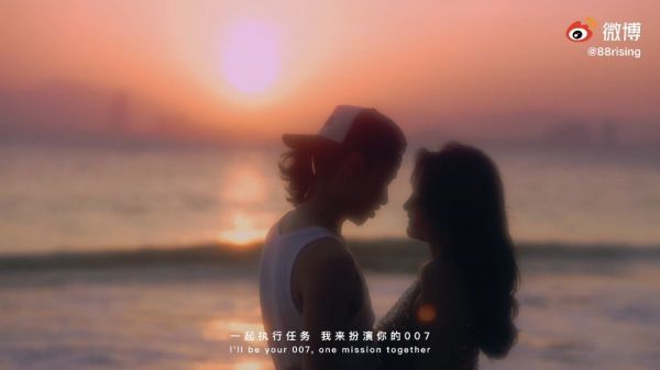 马思唯和易梦玲甜蜜合体 ！《卖火柴的小女孩》MV来了……