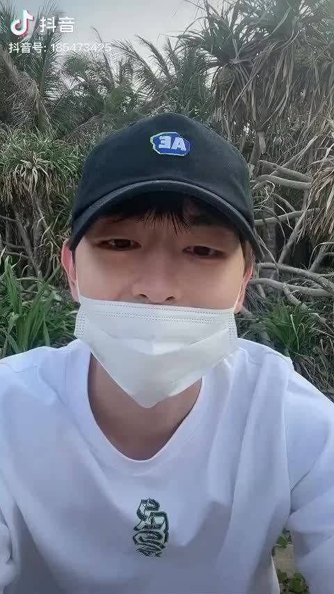 失踪人口邓伦同学终于出现了……