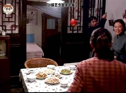 《母亲》第16集 一家人吃年夜饭放鞭炮 其乐融融