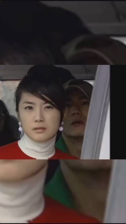 这是什么迷惑行为？？监控迷惑，穿婆婆衣服迷惑，躺更迷惑！！！