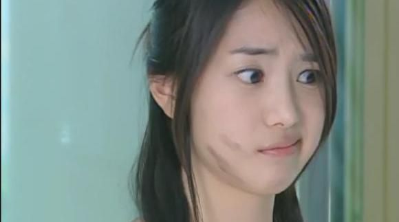 老公装监控拍到老婆穿婆婆最爱的裤子躺公公大腿