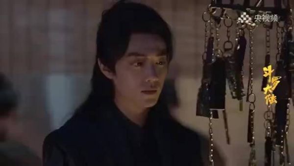 风铃不仅仅代表着铁匠铺 更代表着唐三和爸爸的回忆 好心疼我三哥