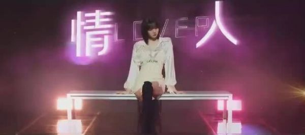 太绝了吧！ Lisa就是我的梦中情人啊！这个颜、身材… 美哭了！