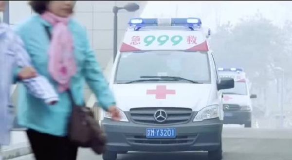 《急诊科医生》第2集：孕妇生命垂危之际……