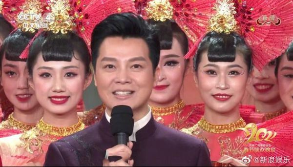 任鲁豫主持春晚