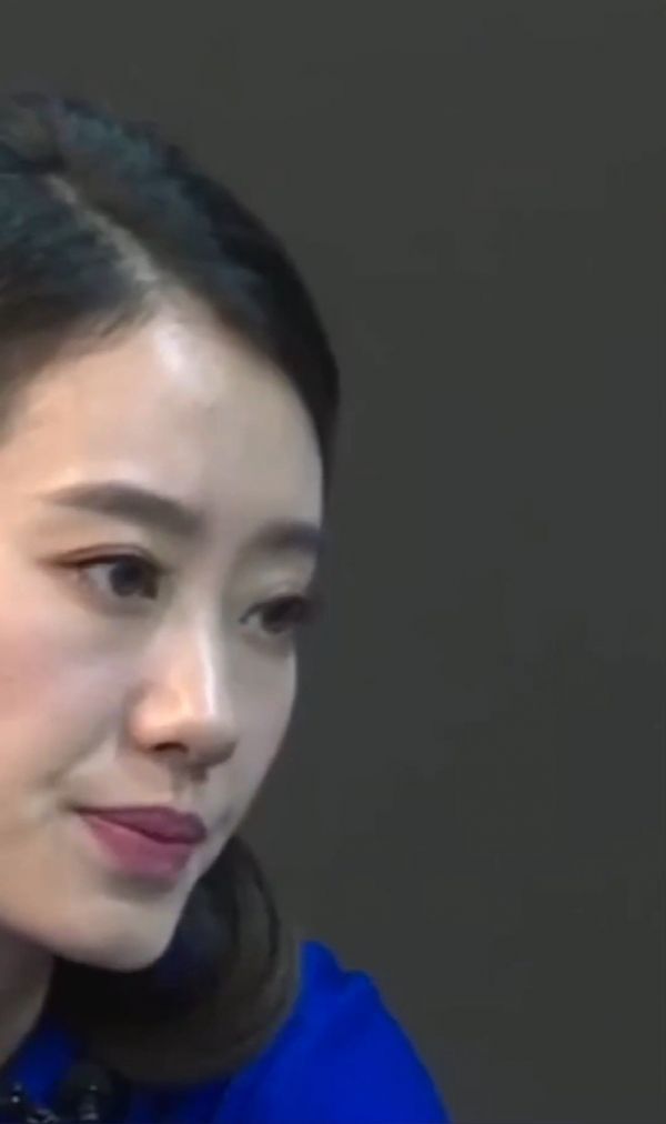 孙茜经纪人怼张小斐,给《你好李焕英》差评!