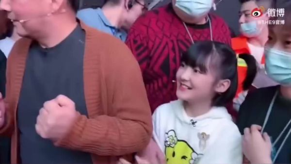 迷妹眼神太到位了哈哈哈哈,转发王圣迪小妹妹……