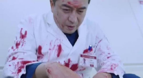 《急诊科医生》第4集:女护士被精神病患者害了……