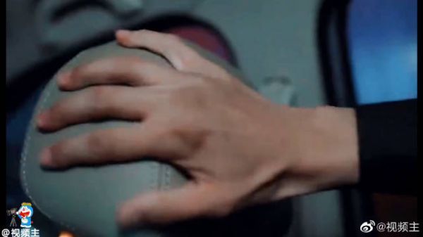 《阳光之下》他明明知道有百分之九十九的可能是柯滢出卖了他……