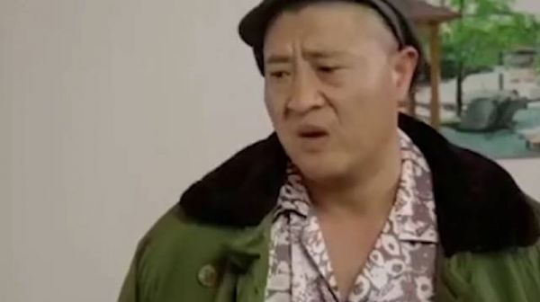 当鹅和桃大打出手的时候,酷带着他的坤坤子向我们走开了……