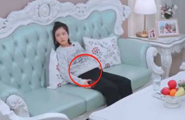杜淳妻子孕肚明显