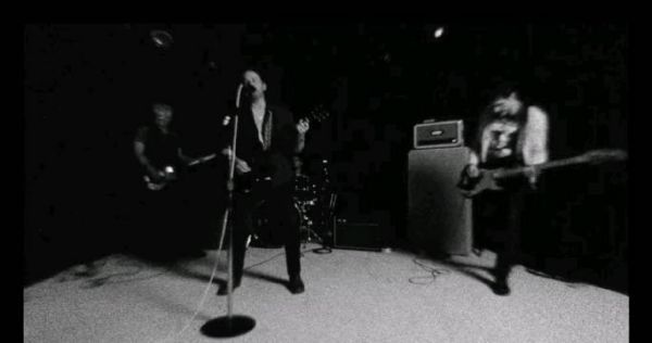 Kings Of Leon新单《Echoing》超清MV！